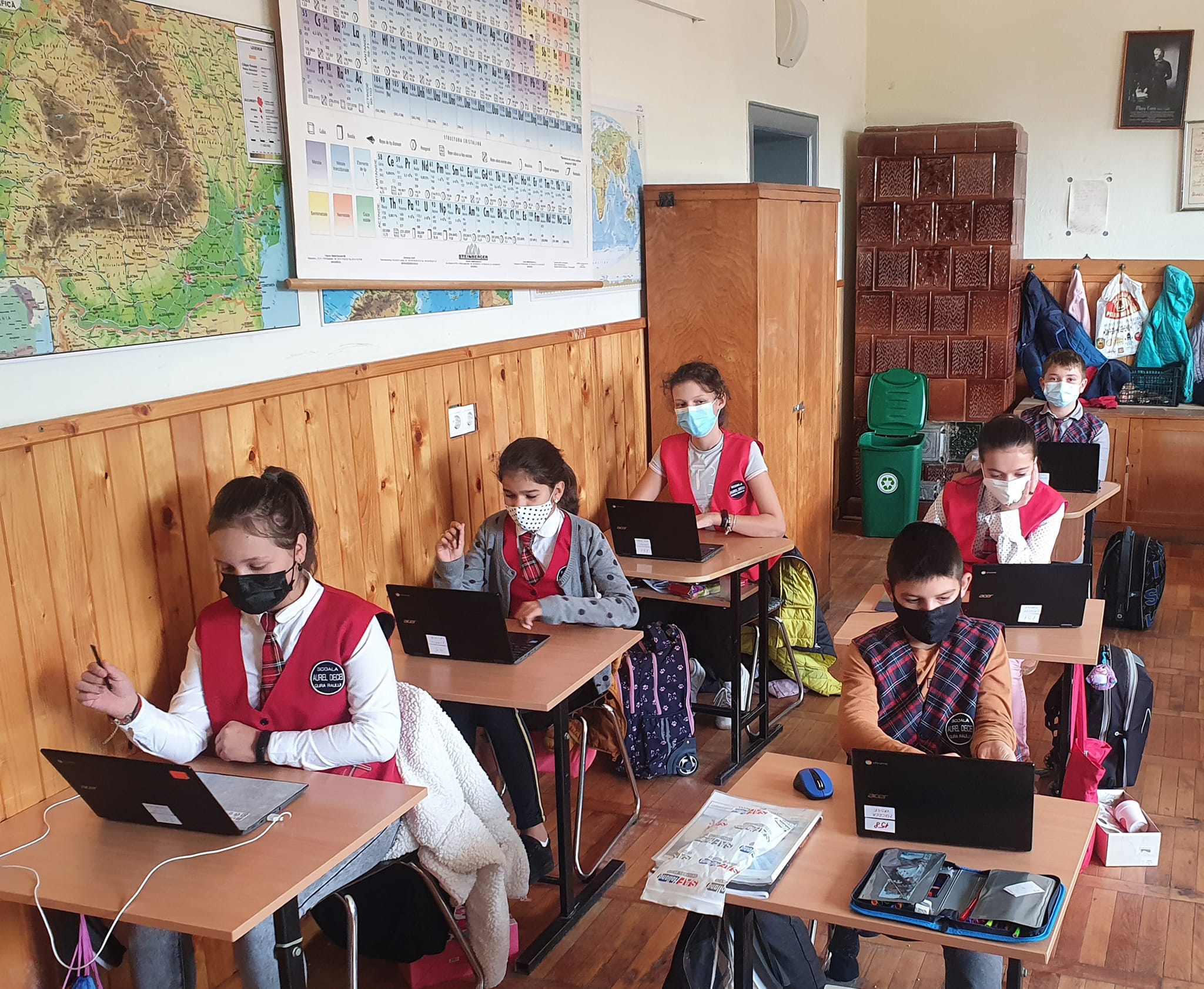 Catalogul electronic în Școala de la Gura Râului: „Acum nu pot să o mai mint pe mama”