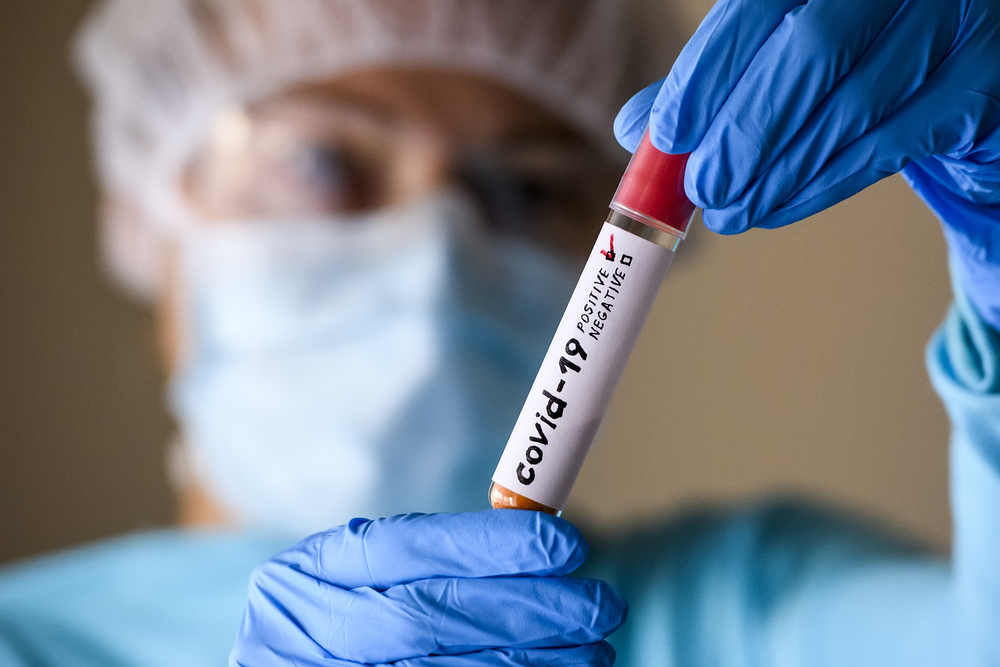 Studiu în SUA: Risc de spitalizare redus cu 53% şi de deces cu 91% în cazul infectării cu Omicron, faţă de Delta
