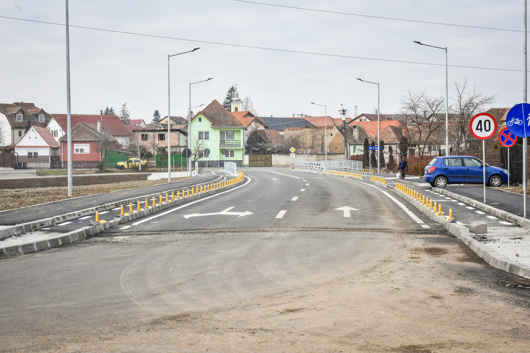 S-ar putea răsturna: explicația dată pentru un pod amenajat diferit față de noua stradă care îl continuă
