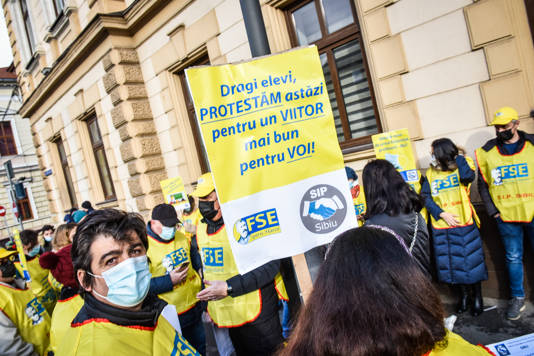 Protest: Profesorii din Sibiu nu vor intra la clasă timp de două ore