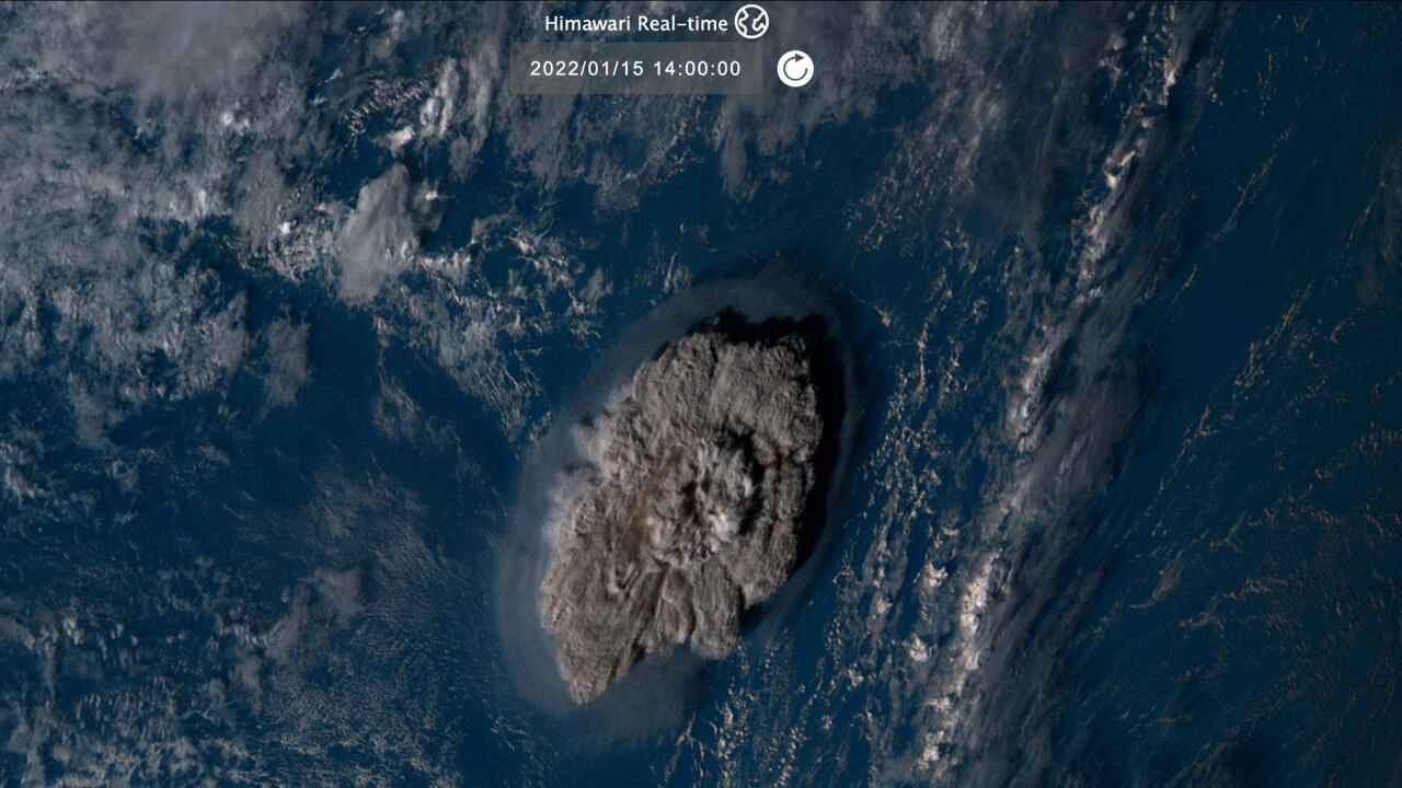 Arhipelagul Tonga, rupt de lume după erupţia vulcanică şi tsunami