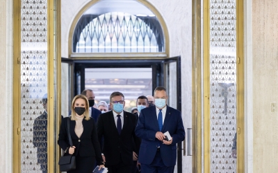Miercuri, în sedința de guvern: încă o zi liberă. Se vrea ca de Ziua Națională românii să treacă direct în week-end