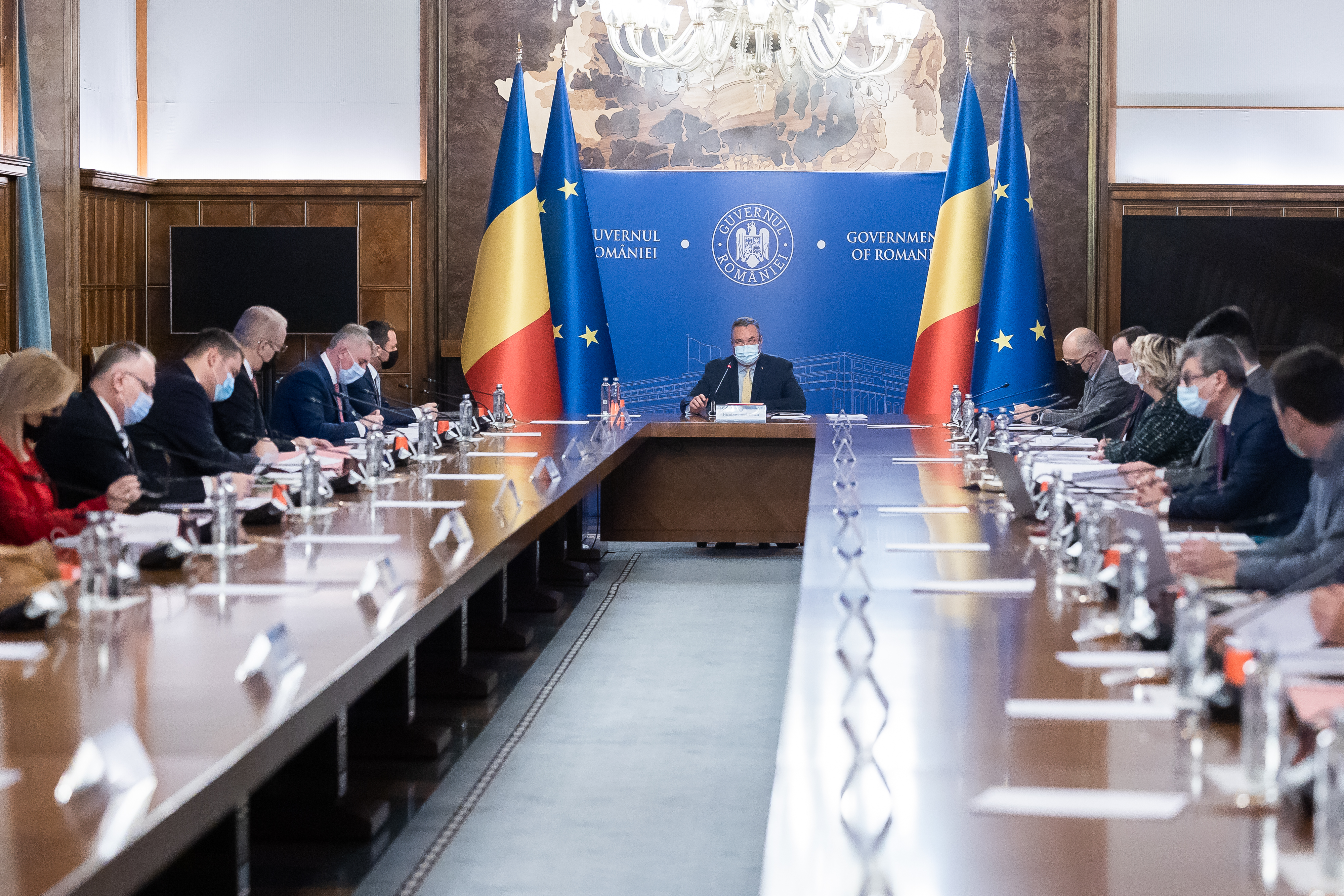 Ciucă: Guvernul va reintroduce şomajul tehnic pentru angajaţii afectaţi de interzicerea unor activităţi în pandemie