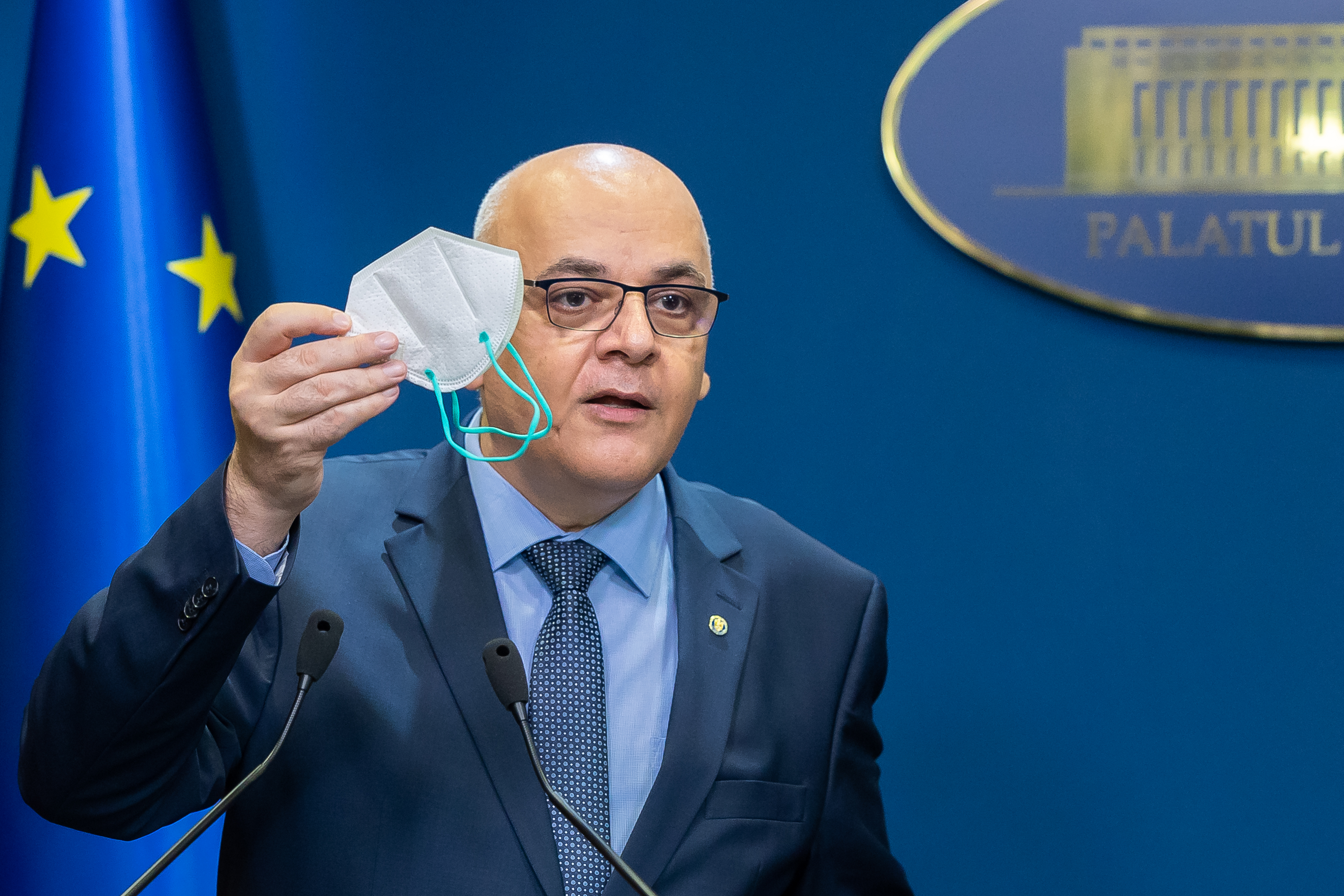 Arafat: Nu se pune problema ridicării restricțiilor COVID, rămânem foarte precauţi şi atenţi