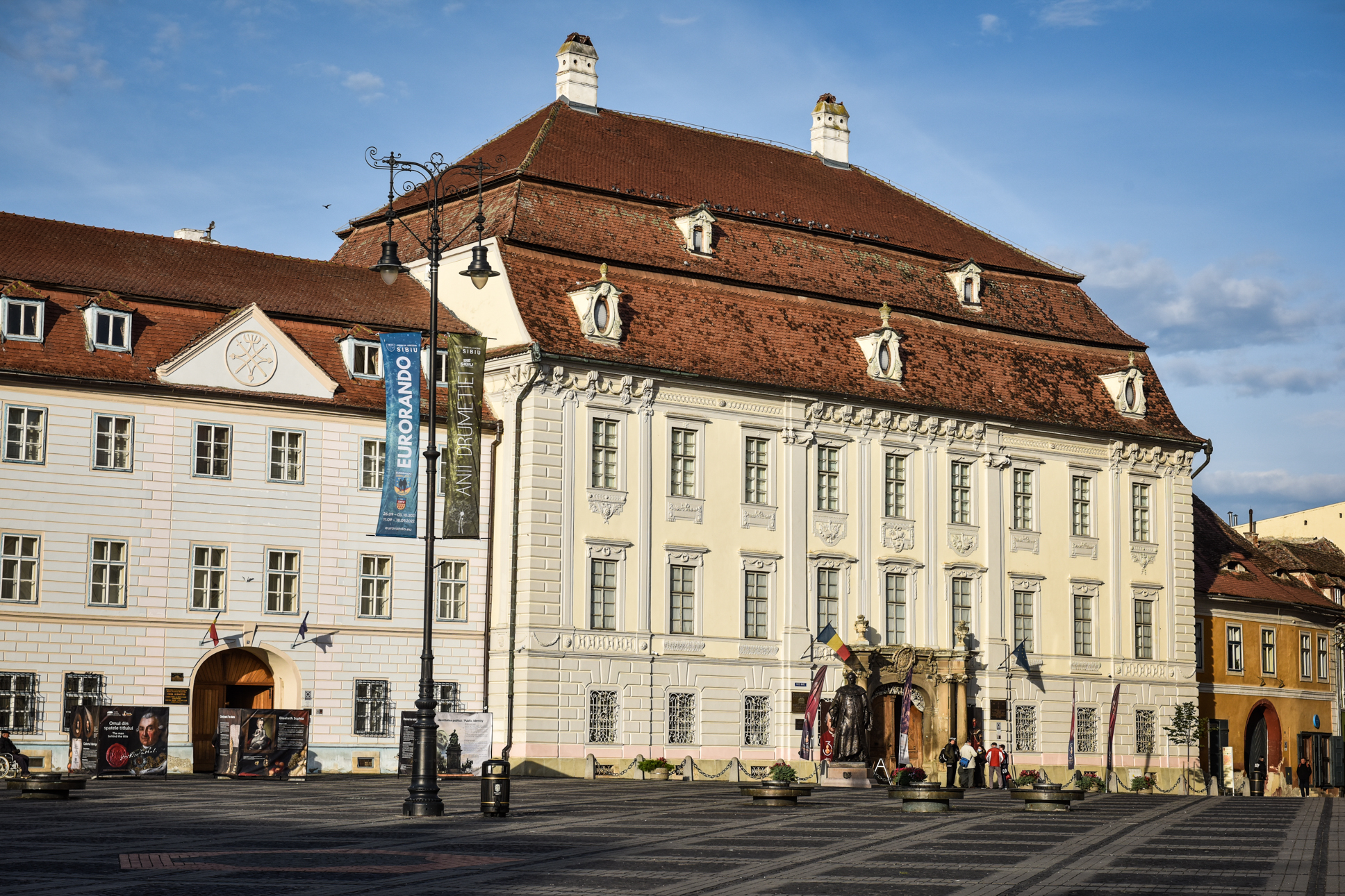 Facturi de 100.000 de euro în ianuarie, la Brukenthal. Director: Ne punem pușca-n gură și...