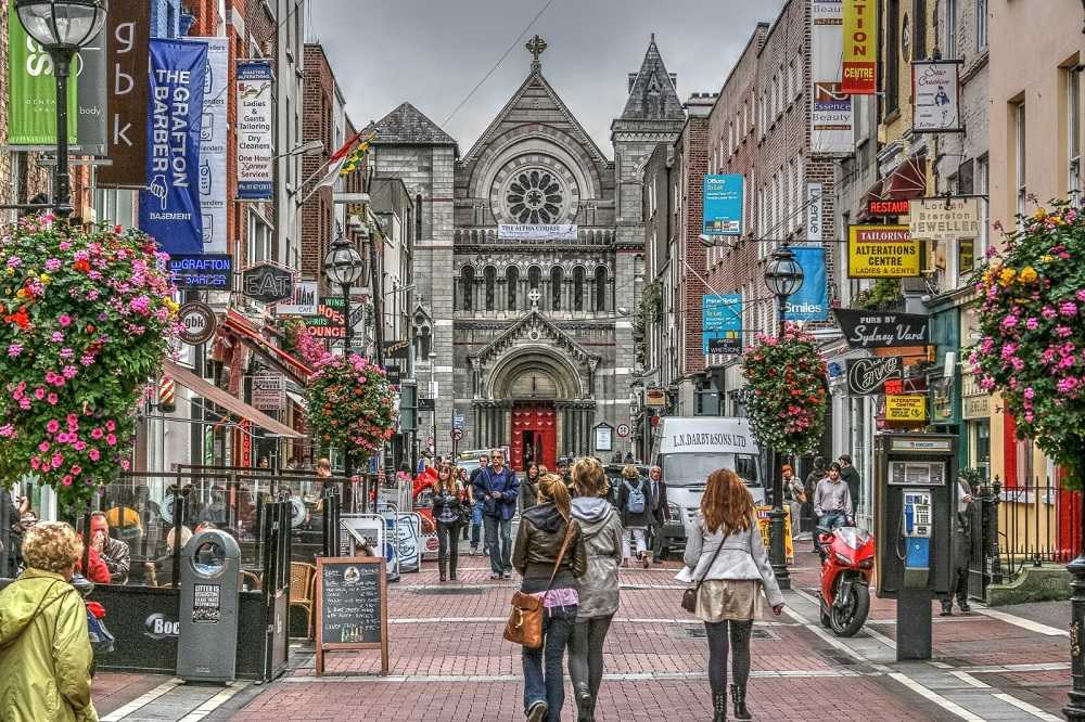 Irlanda ridică majoritatea restricţiilor: Am depăşit furtuna Omicron