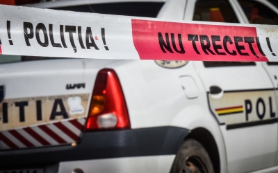 Bărbat găsit mort într-o curte din Hamba. Poliția a deschis o anchetă