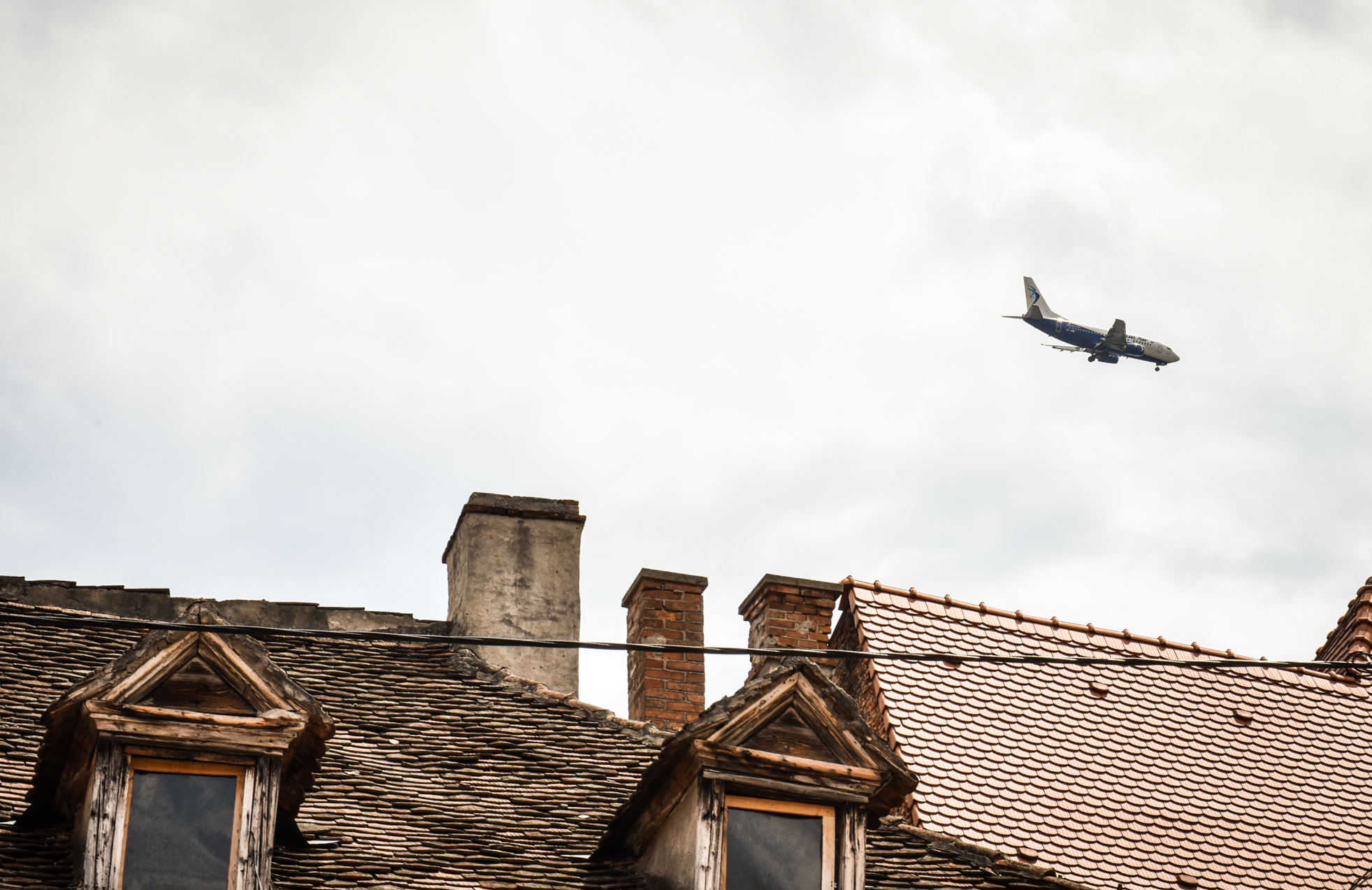 Deputații licitează bilete pe ruta Sibiu – București. Oferă 25 de euro/deputat/săptămână, dar nu e avion