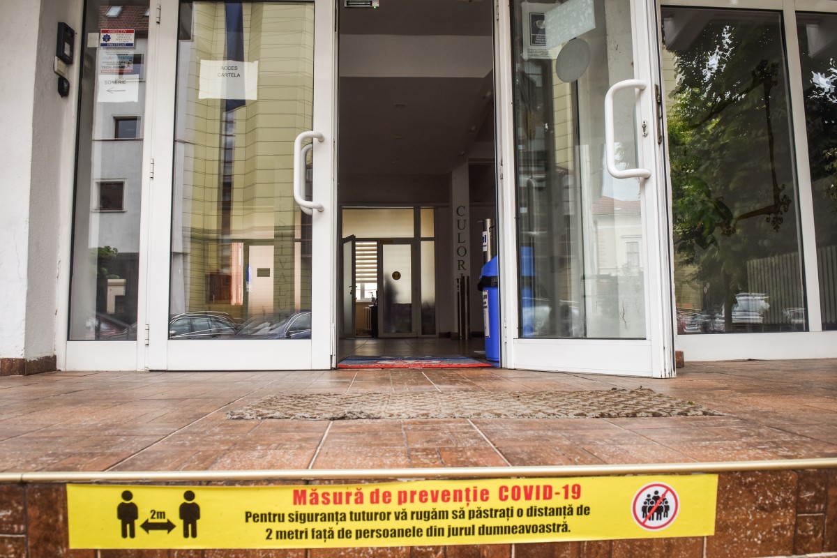 14 clase din 74 sunt în on line la Goga. Colegiul nu se închide