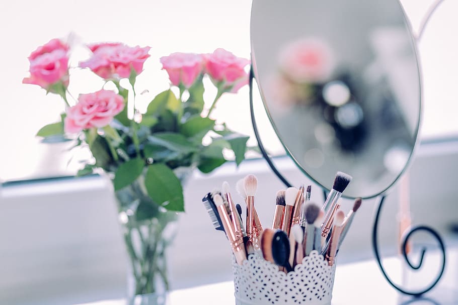 Par natural vs sintetic: ce pensule de machiaj sunt mai potrivite pentru diverse produse de makeup?