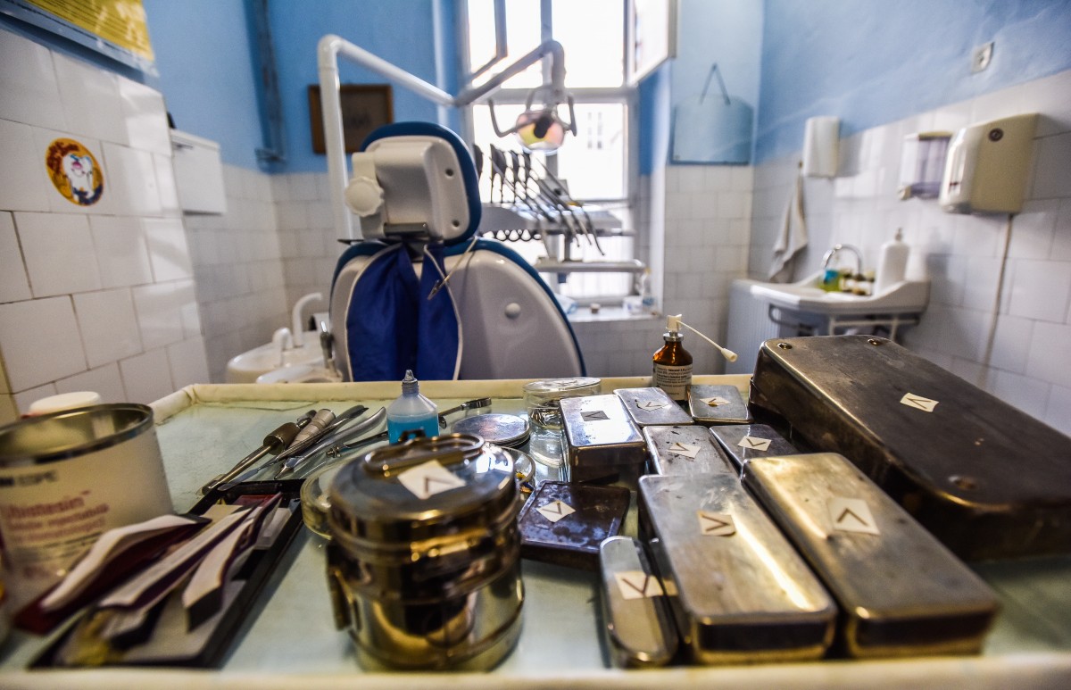O treime dintre părinții din România nu și-au dus niciodată copiii la stomatolog. În județ, 99% din medicii stomatologi din rețeaua publică sunt în Municipiul Sibiu