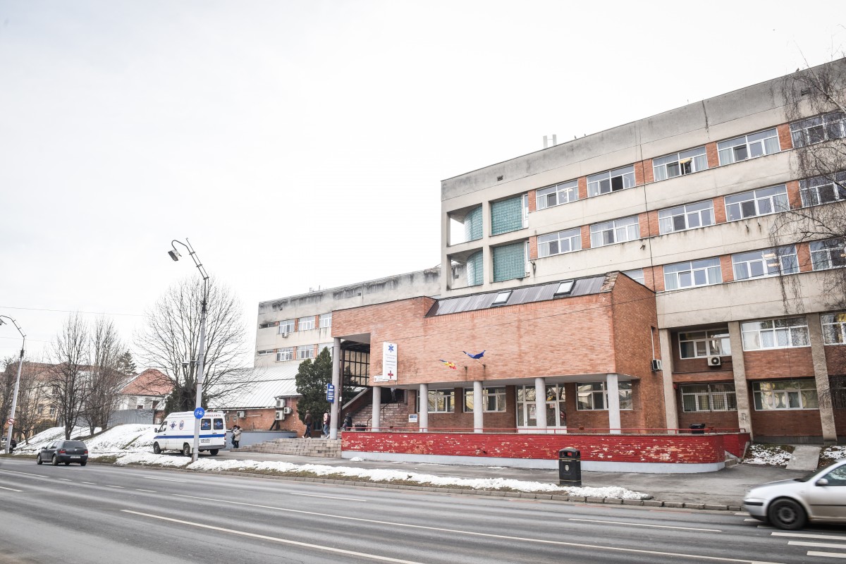 Primii bebeluși veniți pe lume la Spitalul Județean din Sibiu în 2022 sunt doi băieți