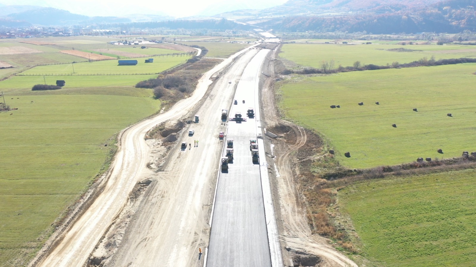 Ministrul Transporturilor: Autostrada va ajunge la Braşov mai întâi dinspre Sibiu, conectând astfel Braşovul la infrastructura Europei de Vest prin autostrăzile Sibiu-Făgăraş şi Făgăraş-Braşov
