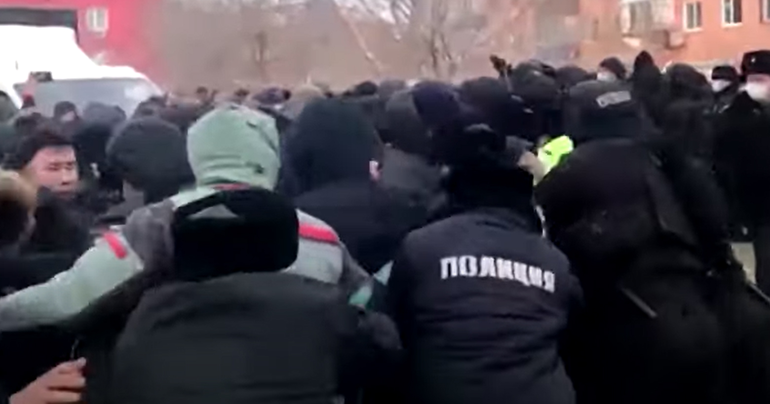 Proteste de amploare în Kazahstan provocate de prețurile mari la combustibil