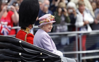 Zeci de mii de scrisori şi mesaje de condoleanţe, trimise familiei regale după decesul reginei Elisabeta a II-a