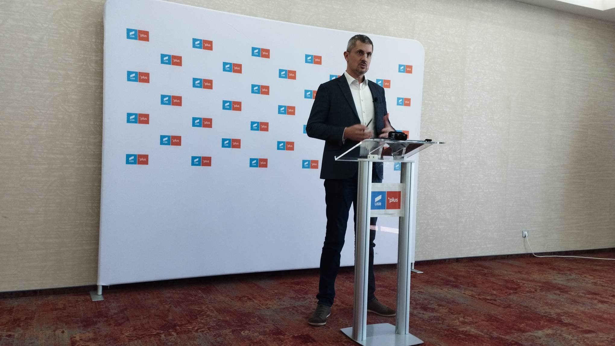 Barna cere de la Sibiu demisia a doi miniștri: unul îi face pe plac lui Putin, altul dă apă la moară euroscepticilor