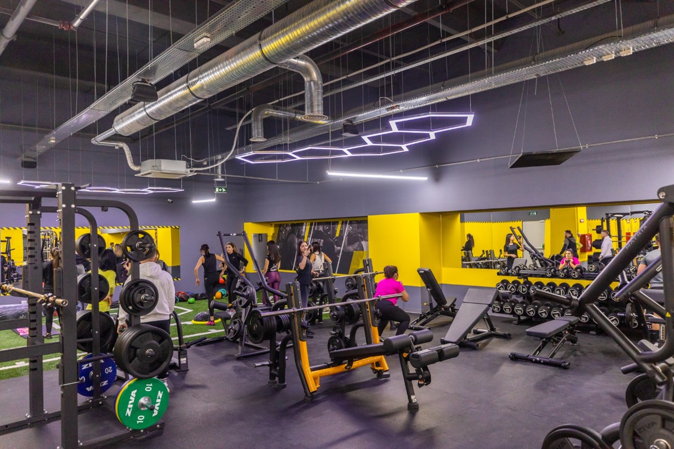 Infuzie de energie la Promenada Sibiu. S-a deschis noul centru de fitness și aerobic Stay Fit Gym