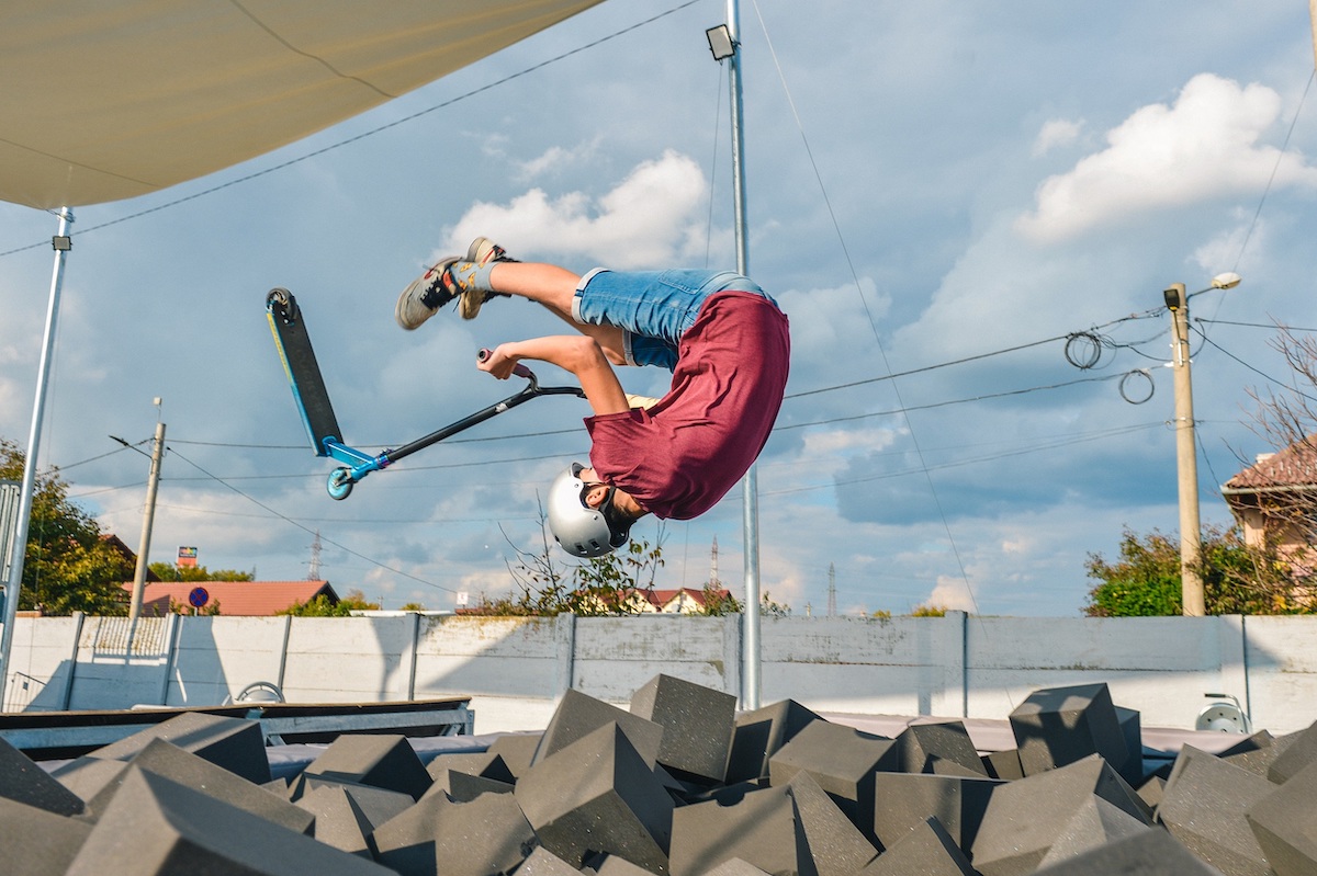 Instalație de 780.000 de lei pentru sibienii care vor să învețe să sară cu biciclete, role ori trotinete: foam-pit-ul din skate-park