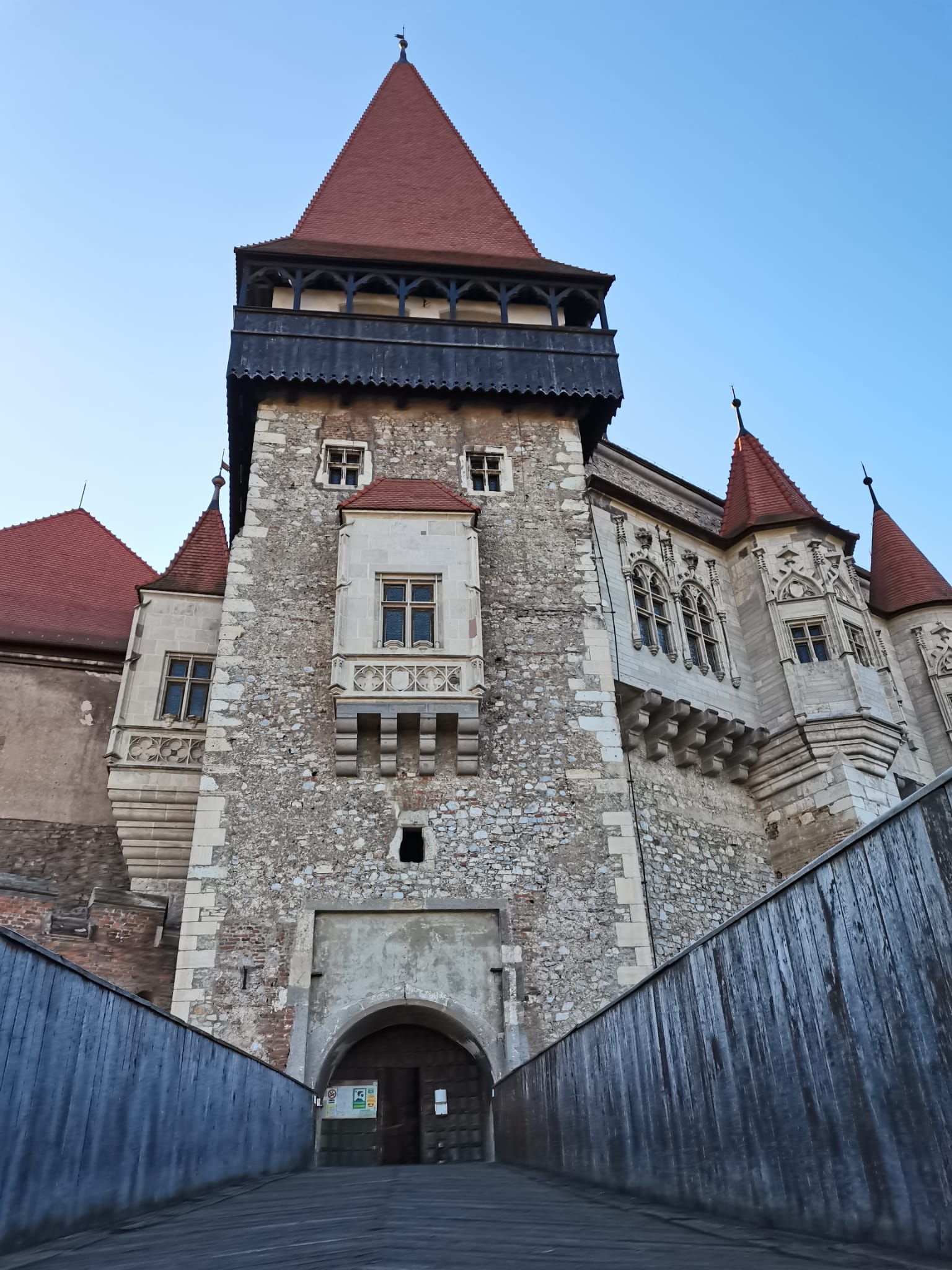 Castelul Corvinilor va fi renovat și pus în valoare cu o finanțare de 32,74 milioane de lei