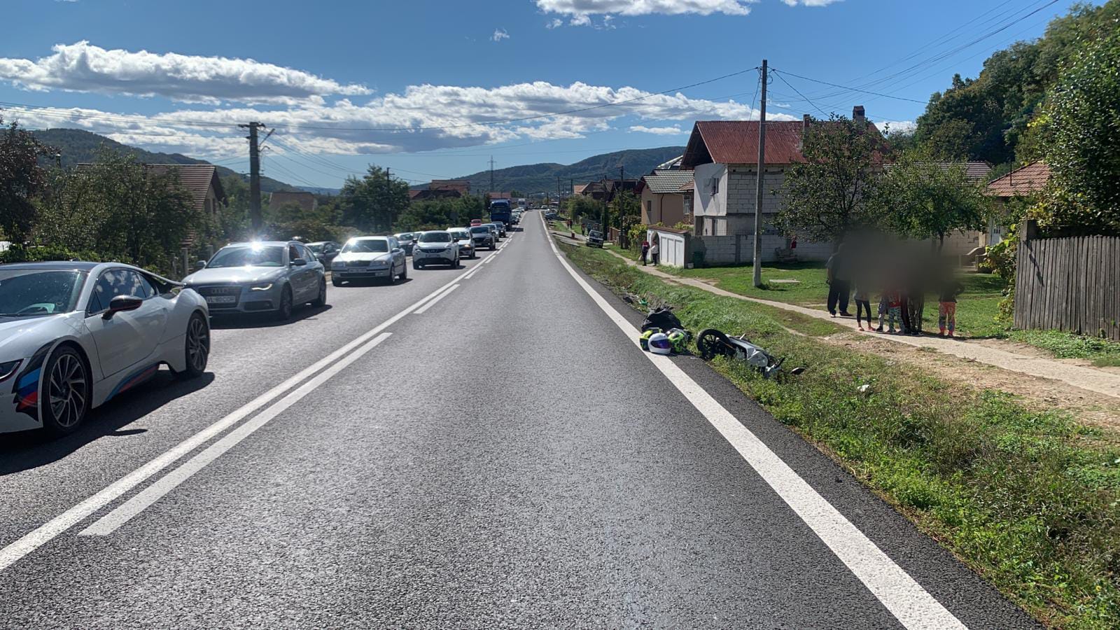 Accident între Sibiu și Vâlcea: un motocilist a lovit un câine. Valorile de trafic pe DN 7 sunt ridicate