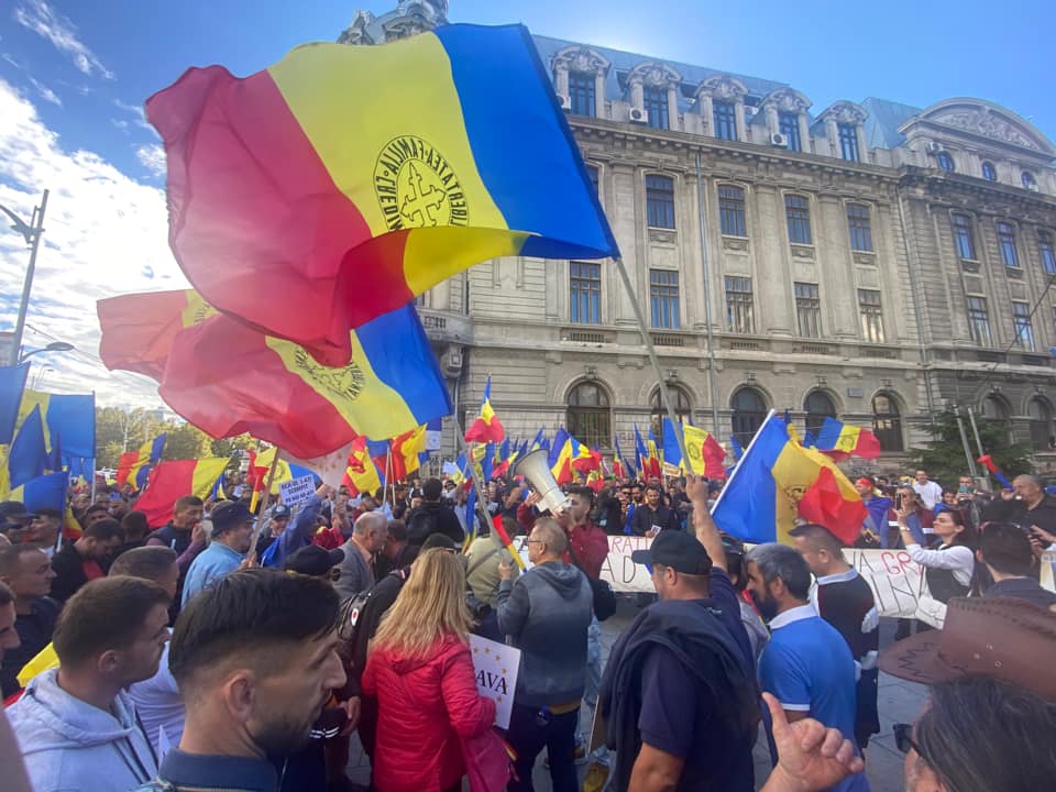 Protest AUR: Circulaţia rutieră, blocată în zona Pieţei Universităţii