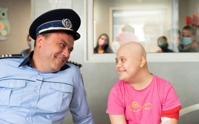 Gest impresionant al actorului care joacă rolul lui Robi în Las Fierbinți: „Nu este ușor să vizitezi un spital plin de copii care se luptă cu o boală atât de grea”