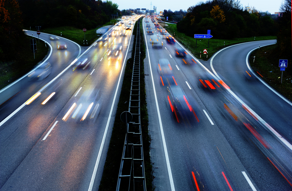 UE aprobă interzicerea vânzărilor de autoturisme echipate cu motoare pe ardere internă din 2035