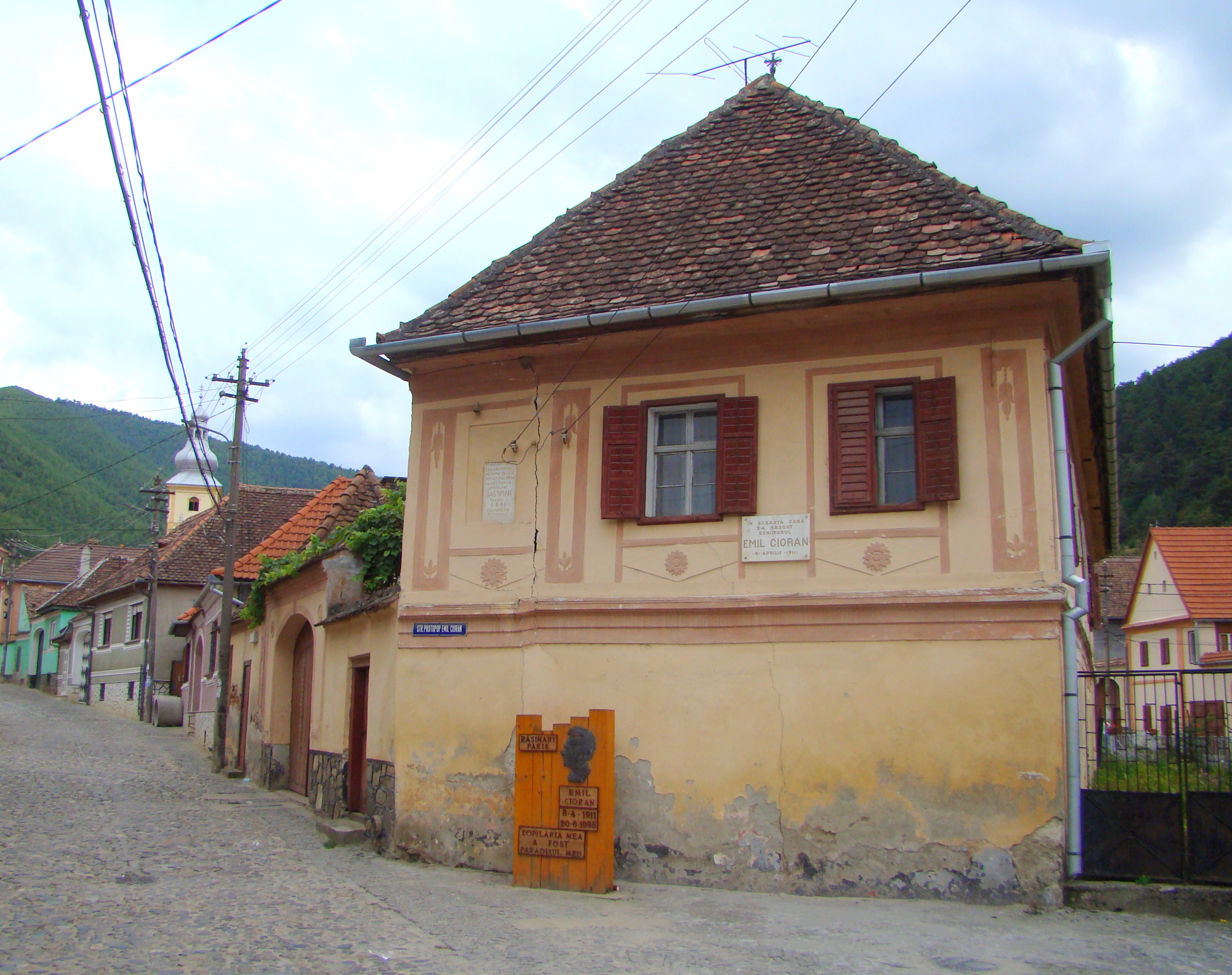 Primăria Rășinari negociază cumpărarea casei lui Emil Cioran. Proprietarii cer o sumă de zece ori mai mare