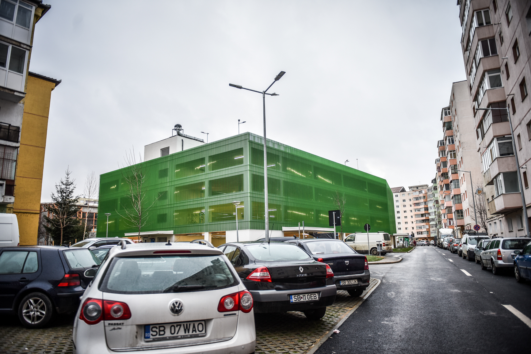 15 zile pentru rezervarea abonamentelor la singura parcare supraetajată din Sibiu. Prioritate au cei care locuiesc în apropiere