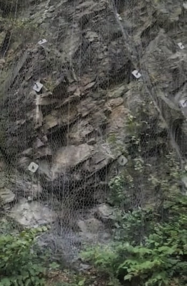 Regionala de Drumuri se scuză în urma accidentului de pe Valea Jiului, unde un șofer a murit lovit de un bolovan: Răspundem de pietrele care cad de la o înălțime de până la 30 de metri