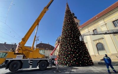 Avem brad în Piața Mare. 20 de grade afară