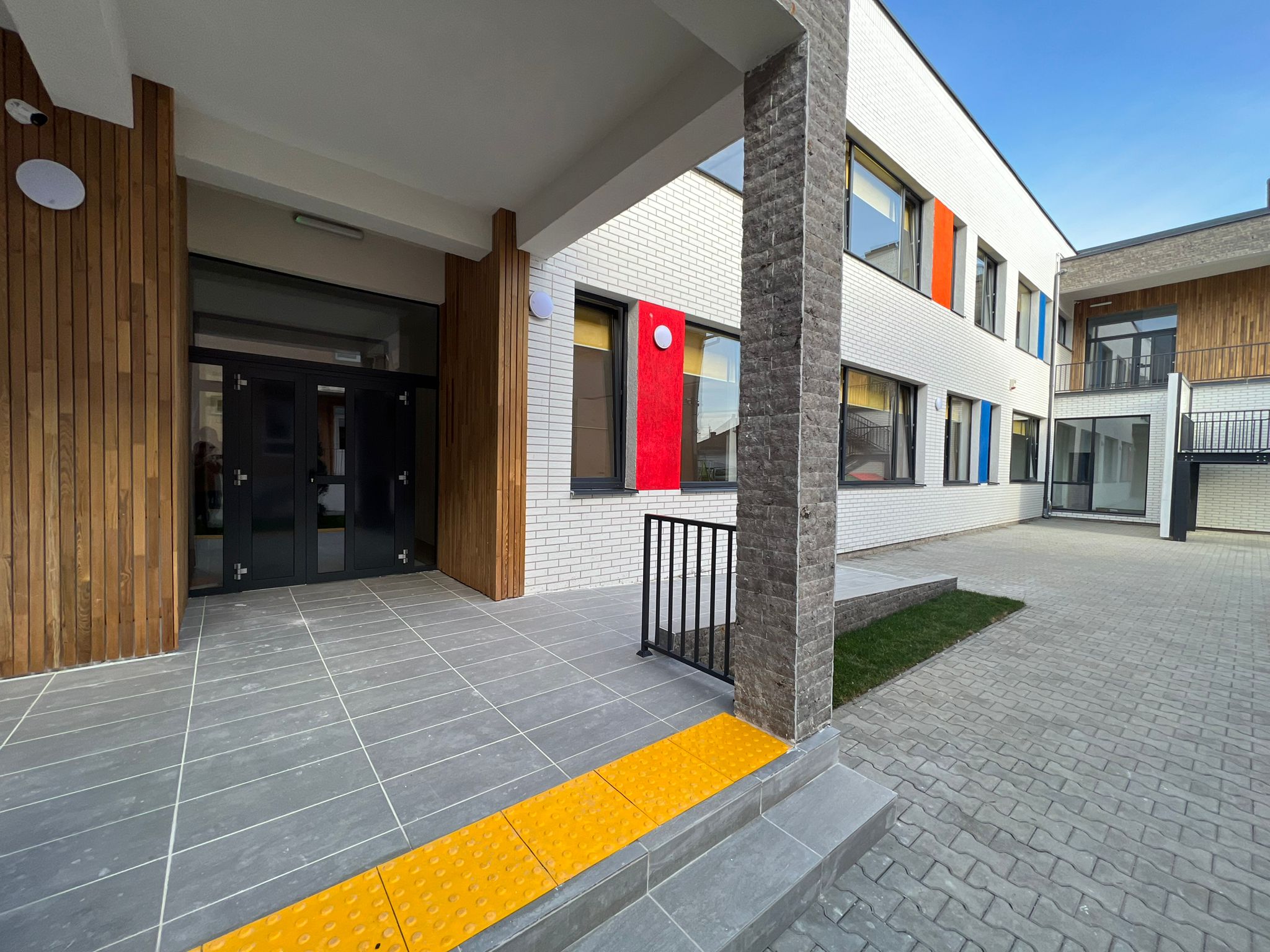 Noua creșă din Țiglari a fost finalizată. Are 1.300 de mp și șase săli de clasă