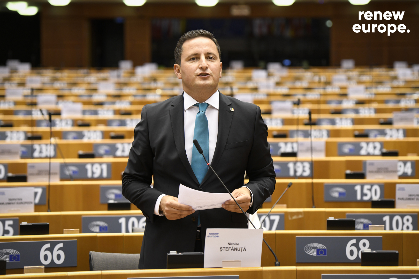 Acord pentru Bugetul UE 2023: Negociatorul-șef al Parlamentului European, Nicu Ștefănuță, a obținut 1 miliard de euro în plus pentru cetățenii europeni