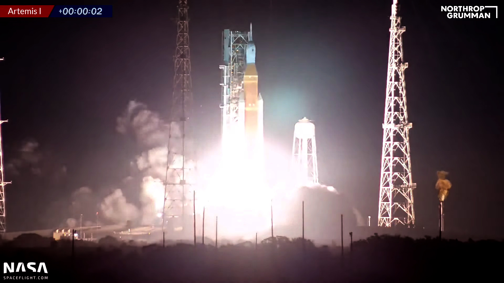 Noua mega-rachetă a NASA a decolat pentru prima dată spre Lună