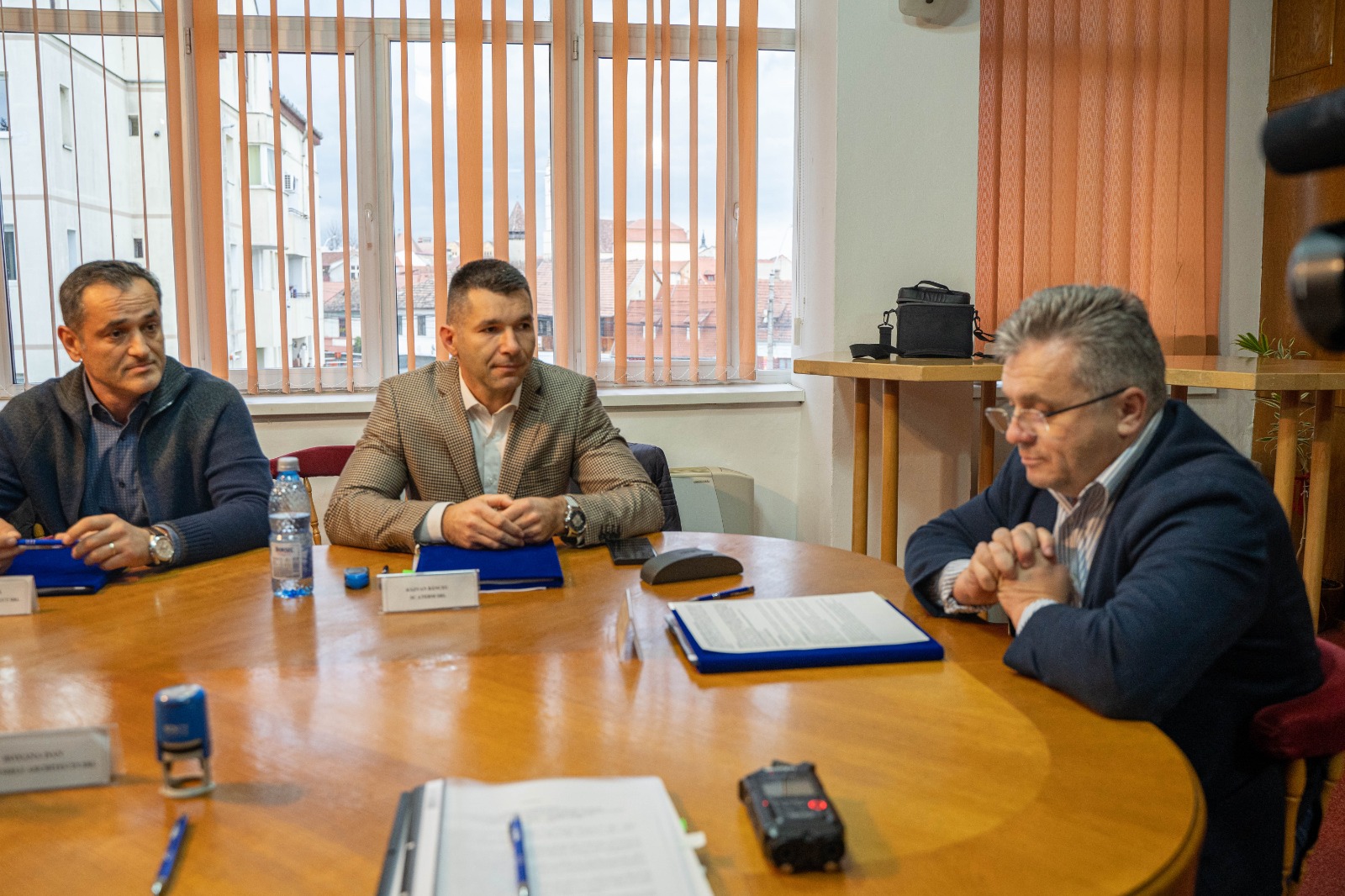 S-a semnat contractul pentru construirea de locuințe sociale colective pe strada Baia de Nisip din Mediaș
