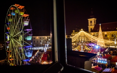Sibiul, orașul recomandat de italieni ca destinație de Crăciun, în România. ”Luminile și decorațiunile sunt frumoase și se potrivesc perfect în arhitectura orașului”