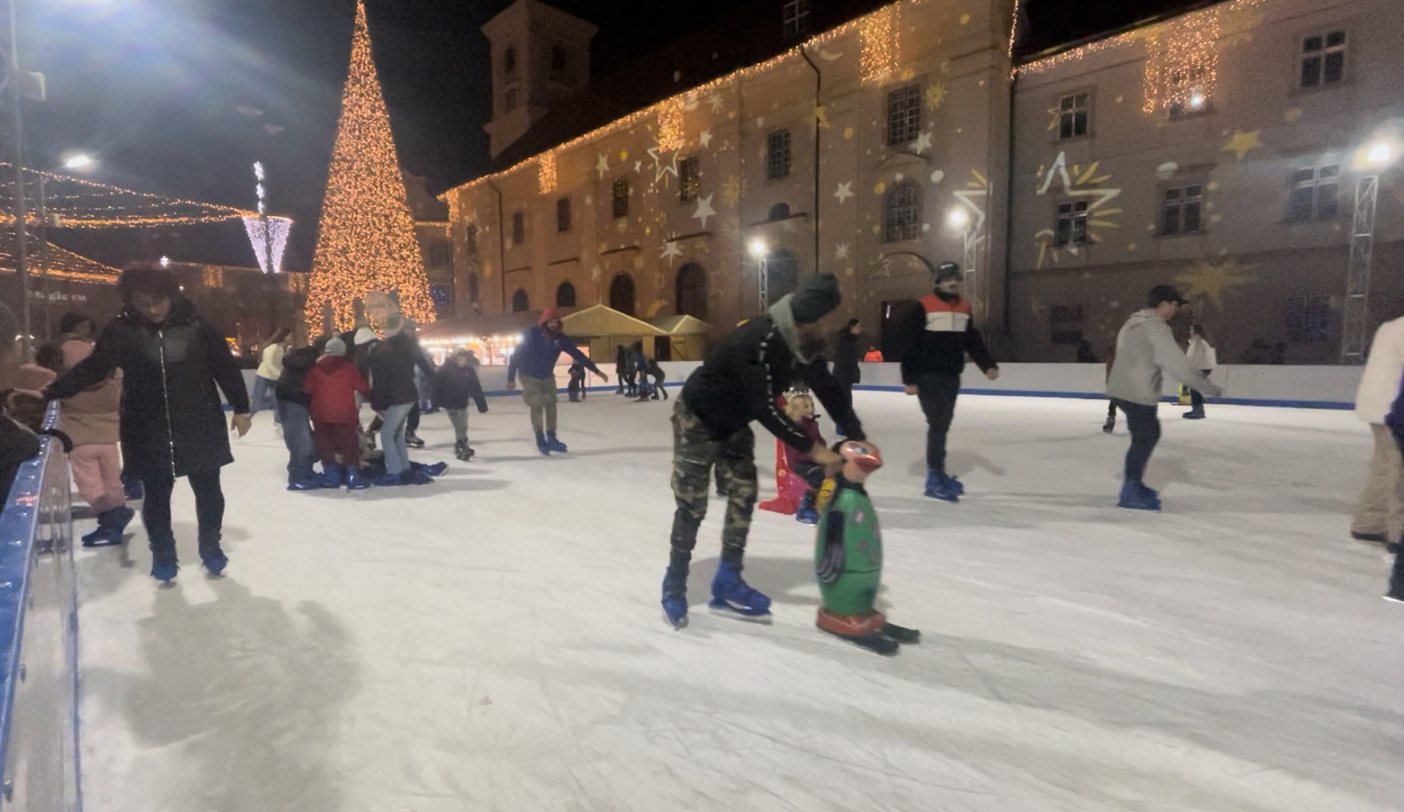 Needitat: programul patinoarului din Piața Mare
