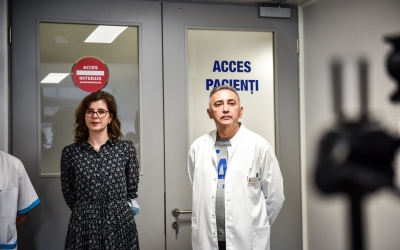 Medicii rămân precauți chiar și la trei cazuri de COVID pe zi. Masca rămâne obligatorie în Spitalul Județean