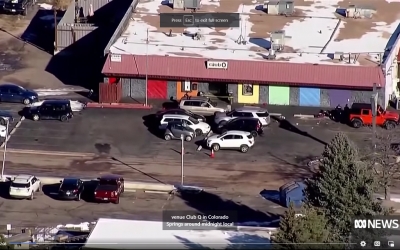 5 morţi şi 18 răniţi într-un atac armat într-un club al comunităţii LGBTQ în Colorado Springs