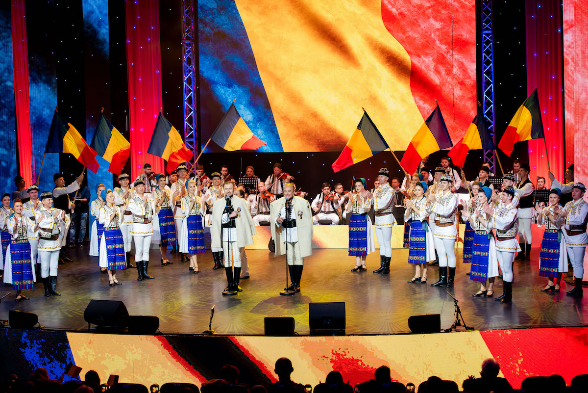 „Noi suntem români!” - Spectacol omagial dedicat Zilei Naţionale a României. Acces gratuit pe bază de invitații