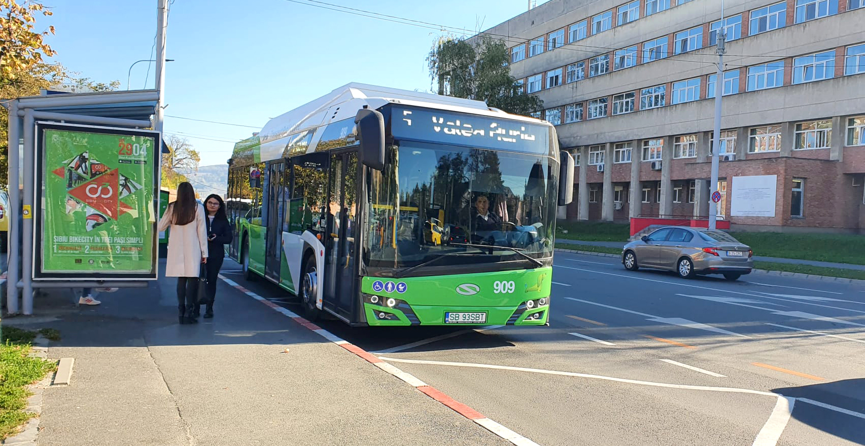 Calcul Tursib: E cu 300 de lei mai ieftin să circuli cu autobuzul decât cu mașina personală. Un autobuz înlocuiește 45 de mașini