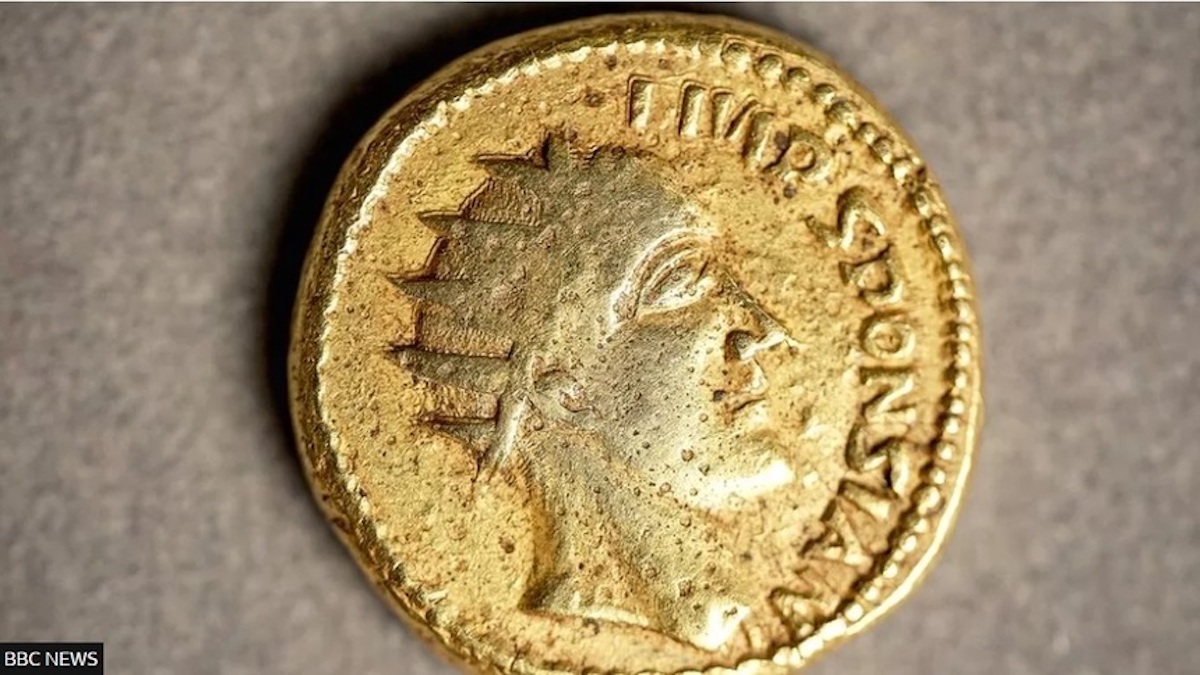 O monedă găsită în Transilvania dovedește că un ”fals” împărat roman a fost real. Un exemplar se găsește la Muzeul Brukenthal și se spune că ar fi fost studiat de baron înainte de deces