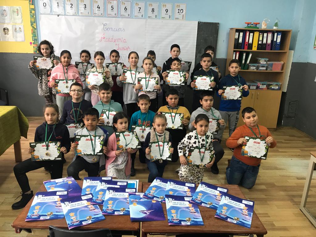 Medalii și diplome obținute de elevii Școlii Gimnaziale Roșia la concursul Academia Junior