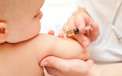 Sibiul va primi 5.000 de doze de vaccin Euvax B pediatric. Esențial pentru bebeluși, vaccinul lipsea de mai multe luni