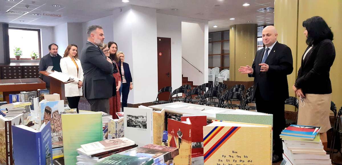 Biblioteca Astra a primit o donație de 10.000 de volume de la Federația Comunităților Evreiești din România