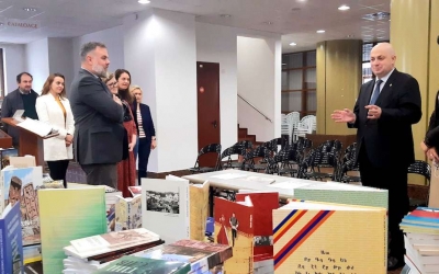 Biblioteca Astra a primit o donație de 10.000 de volume de la Federația Comunităților Evreiești din România