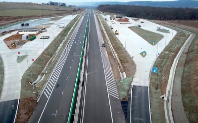 Autostrada dintre Șelimbăr și Boița a fost asfaltată integral. ”Se lucrează susținut”