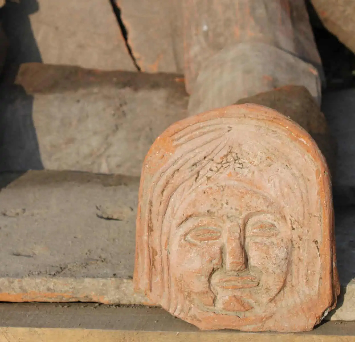 Descoperire pe un șantier arheologic din Alba Iulia: Medusa Apulensis, fata cu păr bogat în care mișunau șerpi veninoși