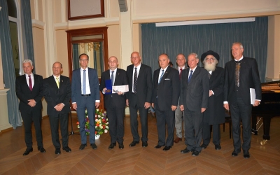 Președinte a Federației Comunităților Evreiești din România și reprezentant, medaliat de FDGR