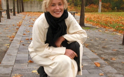„Cereţi o a doua opinie... vă poate salva viaţa”. Sharon Stone a dezvăluit că are o tumoră care a fost descoperită după un diagnostic greşit